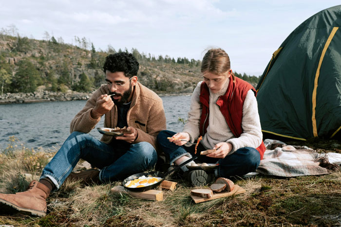 Boss Rages After Guy Spends Weekend With Newly-Married Wife Rather Than Coworkers, He Quits Boss Rages After Guy Spends Weekend With Newly-Married Wife Rather Than Coworkers, He Quits