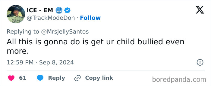 Mother Gets On The School Bus To Defend Her Daughter Against Bully, Act Empowers Other Kids Too Mother Gets On The School Bus To Defend Her Daughter Against Bully, Act Empowers Other Kids Too