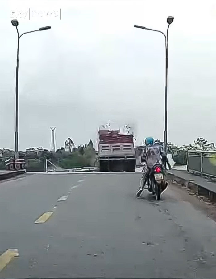 WATCH: Video Captures Typhoon Yagi Causing The Collapse Of A Busy Bridge In Vietnam WATCH: Video Captures Typhoon Yagi Causing The Collapse Of A Busy Bridge In Vietnam