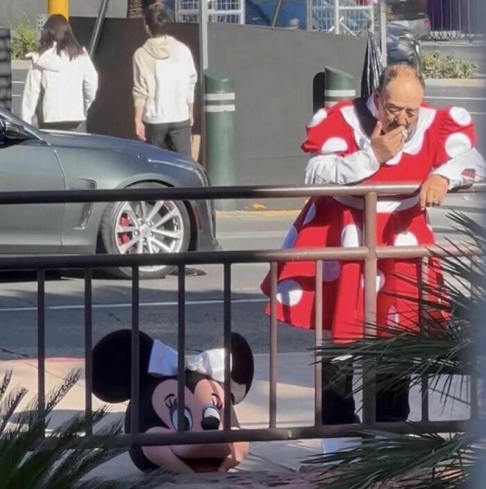 This Instagram Account Posts Hilariously Chaotic Pictures, And These 50 Are Just Too Much This Instagram Account Posts Hilariously Chaotic Pictures, And These 50 Are Just Too Much