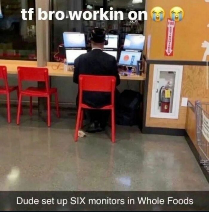 This Instagram Account Posts Hilariously Chaotic Pictures, And These 50 Are Just Too Much This Instagram Account Posts Hilariously Chaotic Pictures, And These 50 Are Just Too Much