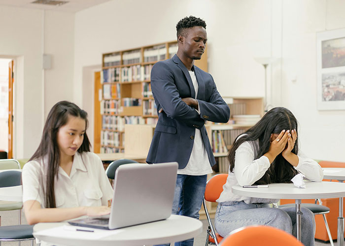 40 Of The Stupidest Things That Left Other People Seeing Red 40 Of The Stupidest Things That Left Other People Seeing Red