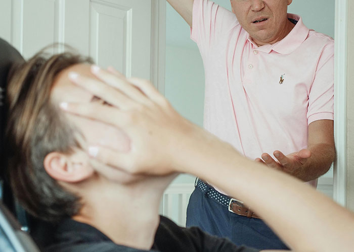 30 Teachers Share What Screams &#8220;I Have Unlimited Screen Time&#8221; In Students