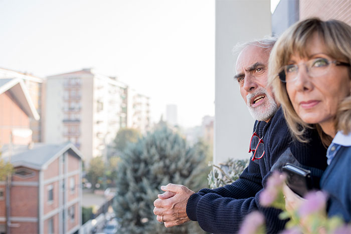 Woman’s Effort To Create Privacy On Balcony Sparks Outrage From Very Social Neighbors Woman’s Effort To Create Privacy On Balcony Sparks Outrage From Very Social Neighbors