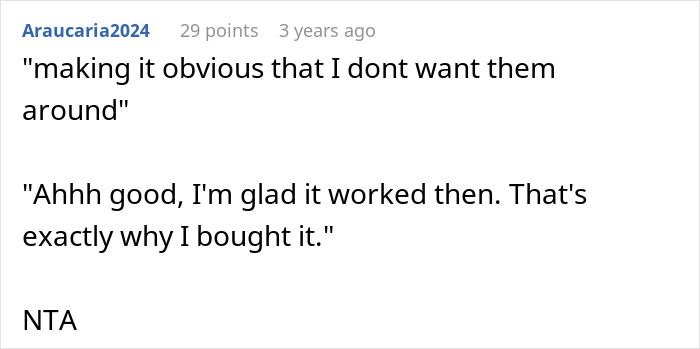 Woman’s Effort To Create Privacy On Balcony Sparks Outrage From Very Social Neighbors Woman’s Effort To Create Privacy On Balcony Sparks Outrage From Very Social Neighbors