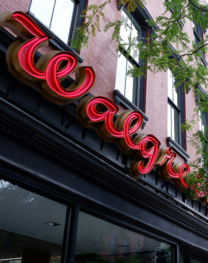 Walgreens Shopper Says Staff “Threatened” And “Stalked” Her After She Violated The “Dress Code”