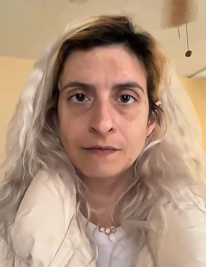 Walgreens Shopper Says Staff “Threatened” And “Stalked” Her After She Violated The “Dress Code” Walgreens Shopper Says Staff “Threatened” And “Stalked” Her After She Violated The “Dress Code”