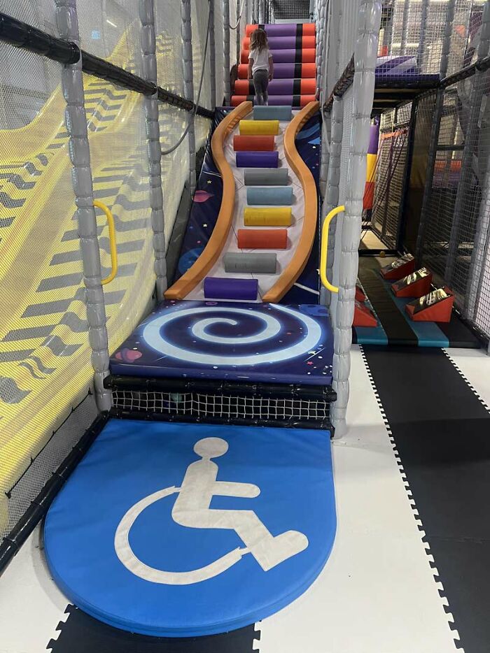 Hey Pandas, Show Me The Best Design Fails You’ve Found (Closed) Hey Pandas, Show Me The Best Design Fails You’ve Found (Closed)