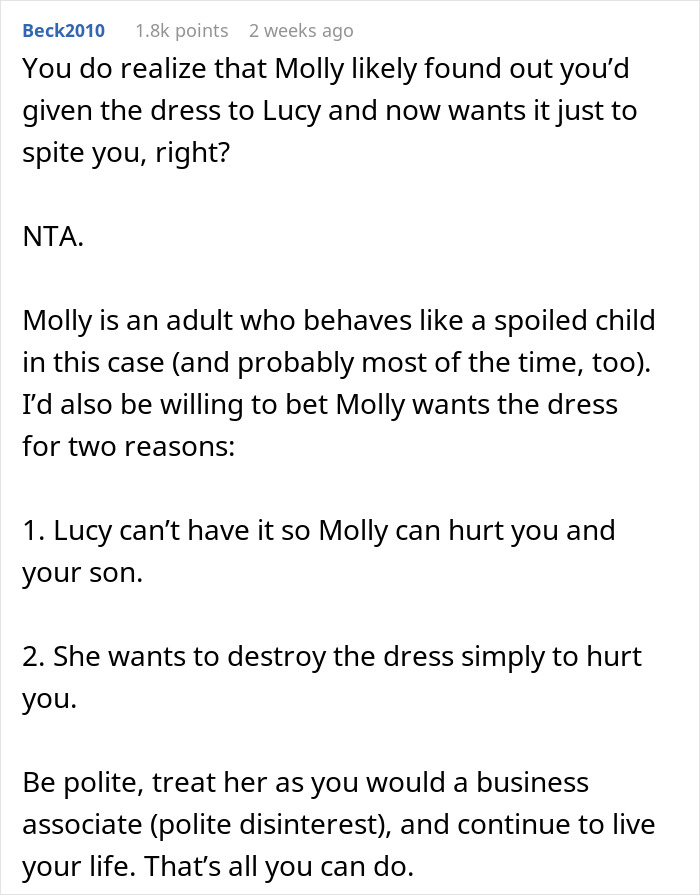 Stepdaughter Insults Woman’s Wedding Dress, Creates Drama After She Gives It To Future DIL Stepdaughter Insults Woman’s Wedding Dress, Creates Drama After She Gives It To Future DIL