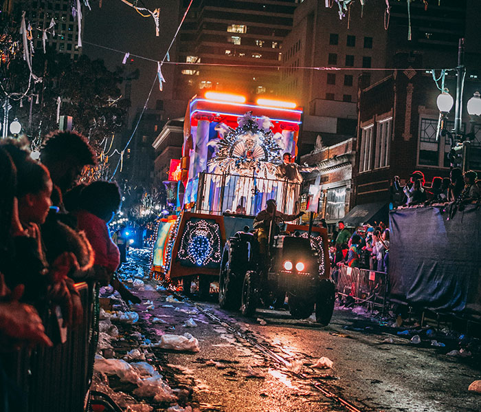 Teacher Forces Boy To Give Up $80 Worth Of Throws To Wasteful Classmate, Mom Retaliates Teacher Forces Boy To Give Up $80 Worth Of Throws To Wasteful Classmate, Mom Retaliates