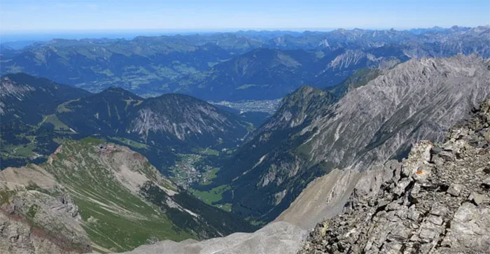 Plane Mysteriously Crashes In The Alps, Sparking Huge Search For Survivors Plane Mysteriously Crashes In The Alps, Sparking Huge Search For Survivors