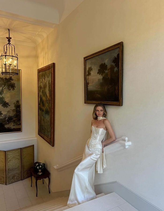 Bride’s Scam Claim Against Dress Designer Sparks Fierce Debate After Business Exposes Their Texts Bride’s Scam Claim Against Dress Designer Sparks Fierce Debate After Business Exposes Their Texts