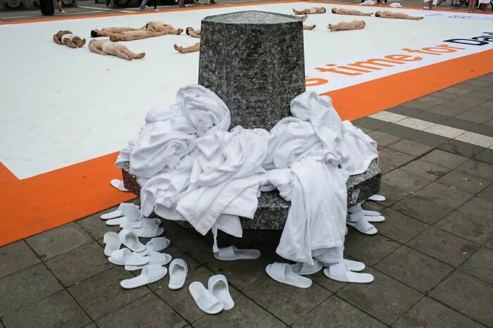 Fun Accidental Moments Captured By This Street Photographer (50 New Pics) Fun Accidental Moments Captured By This Street Photographer (50 New Pics)