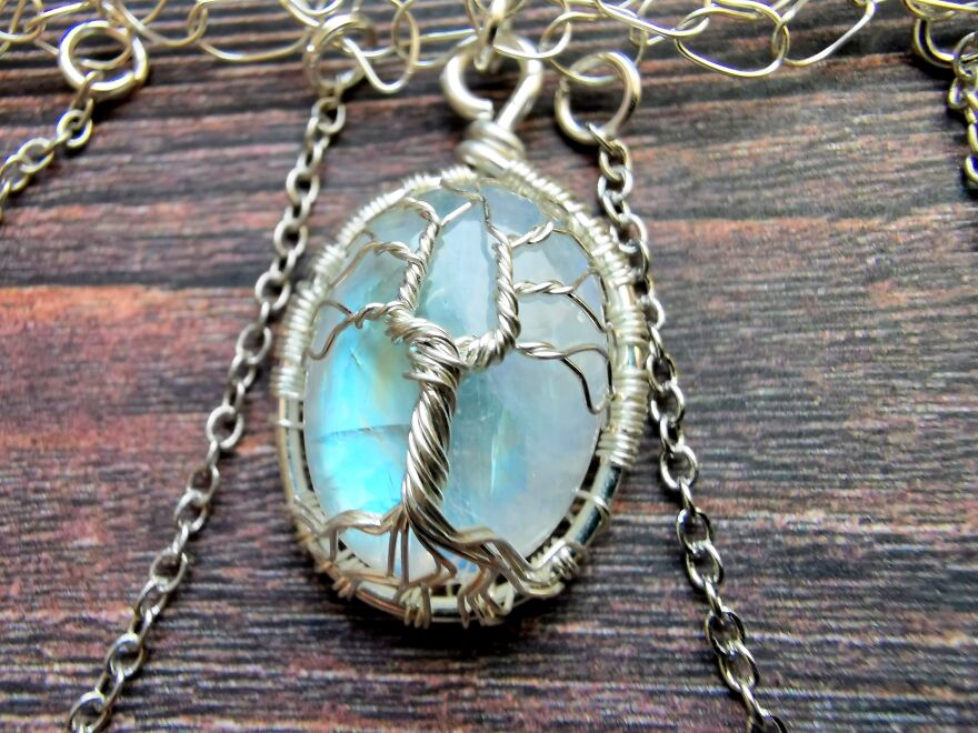 I Crocheted With Wire To Make This Elven Moonstone Necklace (8 Pics) I Crocheted With Wire To Make This Elven Moonstone Necklace (8 Pics)