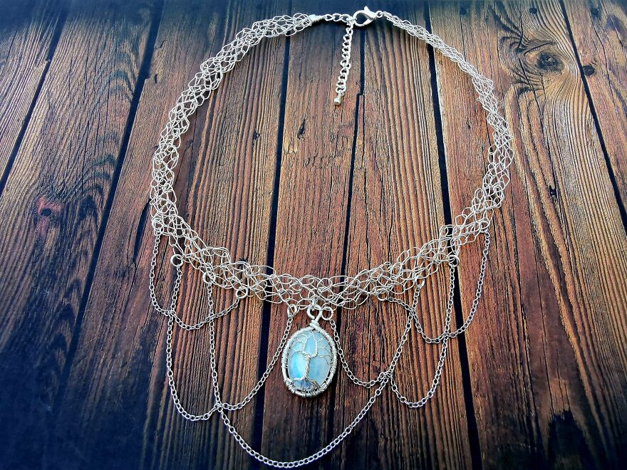 I Crocheted With Wire To Make This Elven Moonstone Necklace (8 Pics) I Crocheted With Wire To Make This Elven Moonstone Necklace (8 Pics)