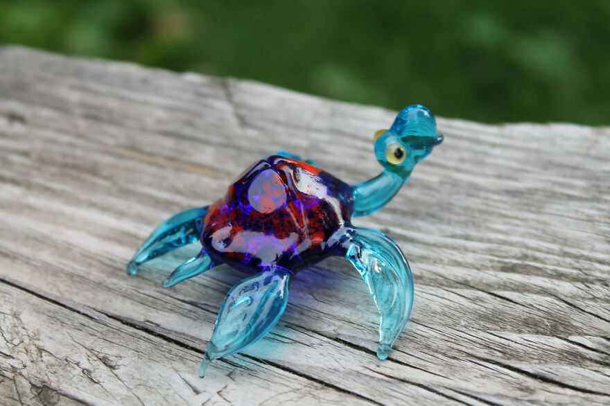 I Made Cute Glass Turtle Figurines In Different Colors (8 Pics) I Made Cute Glass Turtle Figurines In Different Colors (8 Pics)