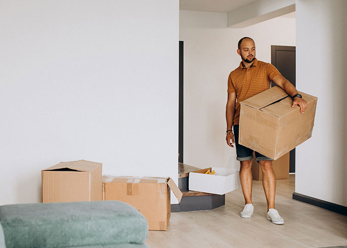 Son Refuses To Let Parents Move In, They’re Furious: “Family Should Support Each Other” Son Refuses To Let Parents Move In, They’re Furious: “Family Should Support Each Other”