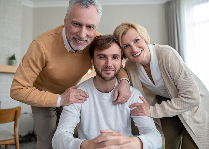 Son Refuses To Let Parents Move In, They’re Furious: “Family Should Support Each Other” Son Refuses To Let Parents Move In, They’re Furious: “Family Should Support Each Other”