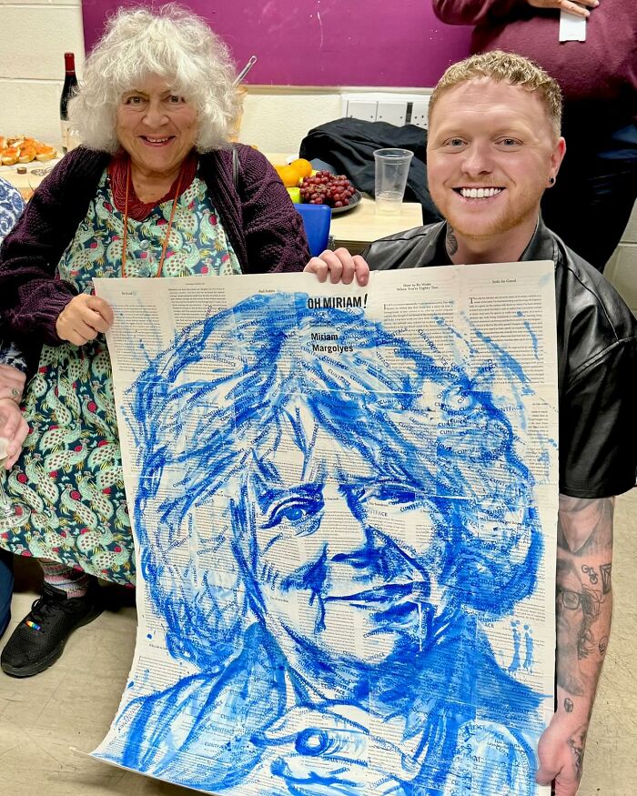 Artist Paints Iconic Celebrities With Unlikely Materials Like Coffee And Lipstick (55 Pics)