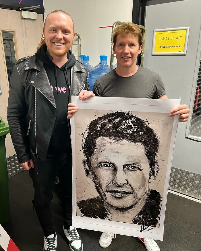 Artist Paints Iconic Celebrities With Unlikely Materials Like Coffee And Lipstick (55 Pics)