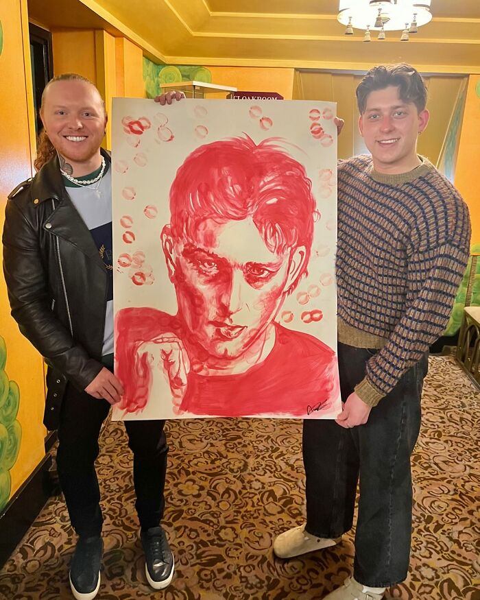 Artist Paints Iconic Celebrities With Unlikely Materials Like Coffee And Lipstick (55 Pics)