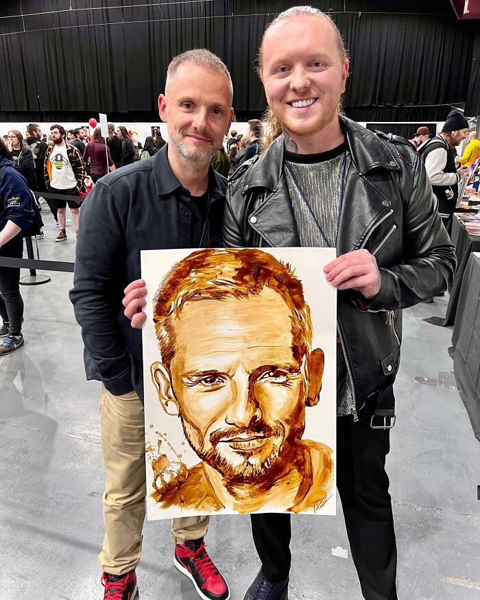 Artist Paints Iconic Celebrities With Unlikely Materials Like Coffee And Lipstick (55 Pics)