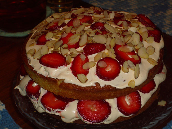 “No One Can Stop Me”: 40 People Confess To The Weirdest Things They Do Living Alone “No One Can Stop Me”: 40 People Confess To The Weirdest Things They Do Living Alone