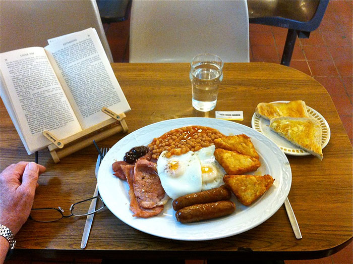 “No One Can Stop Me”: 40 People Confess To The Weirdest Things They Do Living Alone “No One Can Stop Me”: 40 People Confess To The Weirdest Things They Do Living Alone