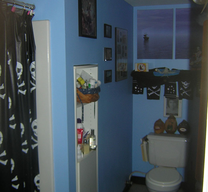 “No One Can Stop Me”: 40 People Confess To The Weirdest Things They Do Living Alone “No One Can Stop Me”: 40 People Confess To The Weirdest Things They Do Living Alone