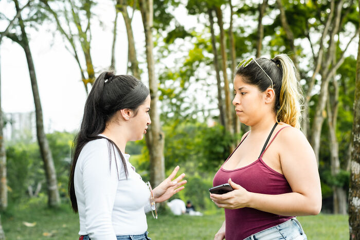 Woman Saves Friend Hundreds Of Dollars In Dog Sitting, Gets Handed A Bill In Return Woman Saves Friend Hundreds Of Dollars In Dog Sitting, Gets Handed A Bill In Return