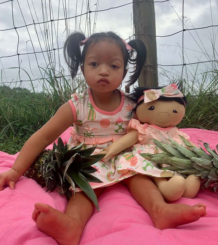 Woman Creates Dolls That Fit Each Child’s Needs While Representing Their Rare Health Conditions (26 New Pics)