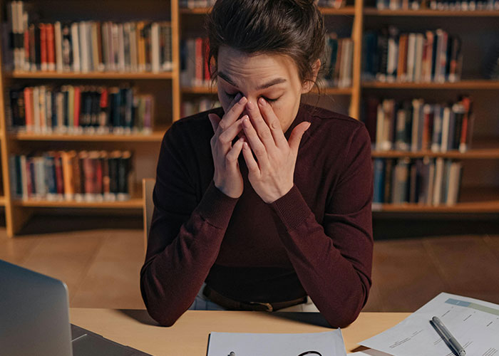 40 Indicators That The Person You’re Talking To Is Super Smart And Hides It Well 40 Indicators That The Person You’re Talking To Is Super Smart And Hides It Well