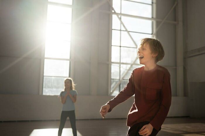 50 Things The “Weird” Kid At School Did That Still Haunt People Years Later