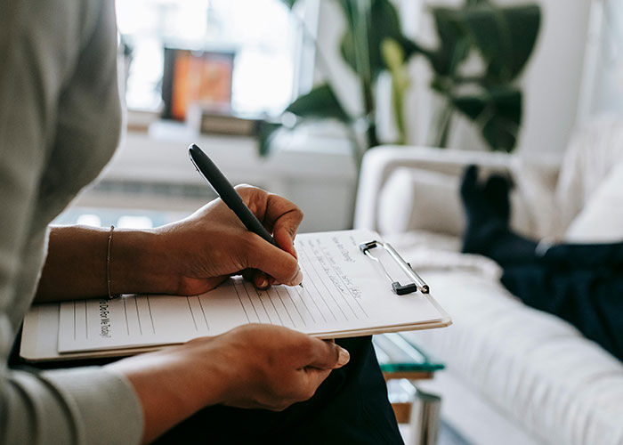 “Fell Onto The Banana”: 50 Times Patients Tried To Fool Doctors With Ridiculous Lies “Fell Onto The Banana”: 50 Times Patients Tried To Fool Doctors With Ridiculous Lies