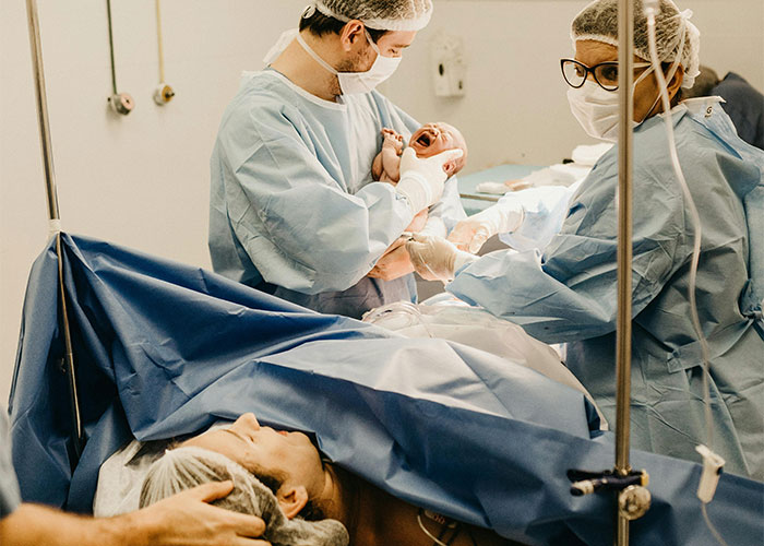 “Fell Onto The Banana”: 50 Times Patients Tried To Fool Doctors With Ridiculous Lies “Fell Onto The Banana”: 50 Times Patients Tried To Fool Doctors With Ridiculous Lies