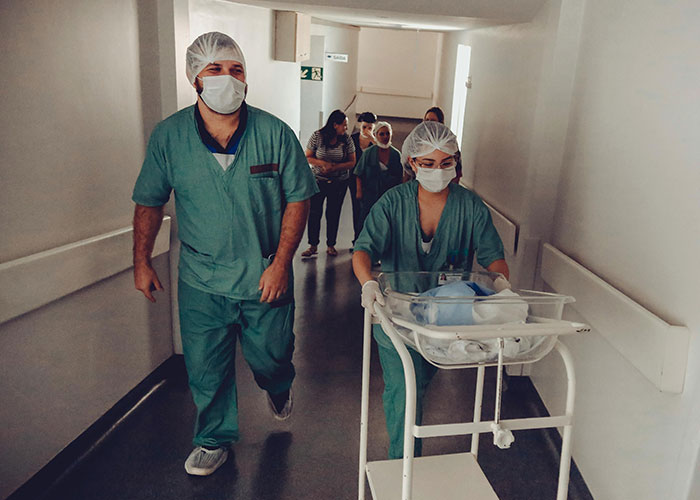 “Fell Onto The Banana”: 50 Times Patients Tried To Fool Doctors With Ridiculous Lies “Fell Onto The Banana”: 50 Times Patients Tried To Fool Doctors With Ridiculous Lies