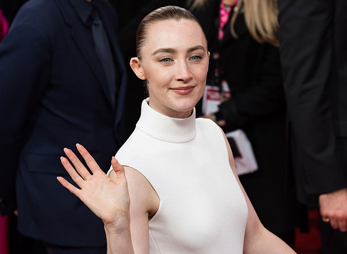 “She Raised The Issue Of Male Privilege”: Saoirse Ronan Breaks Silence On Viral Dig At Male Joke “She Raised The Issue Of Male Privilege”: Saoirse Ronan Breaks Silence On Viral Dig At Male Joke