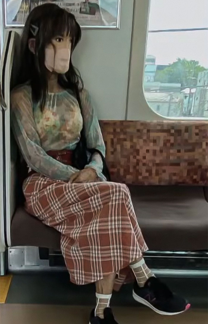 “That’s So Scary”: Women Terrified By “Tight Men” Dressed In Female Bodysuits, Taking Their Photos “That’s So Scary”: Women Terrified By “Tight Men” Dressed In Female Bodysuits, Taking Their Photos