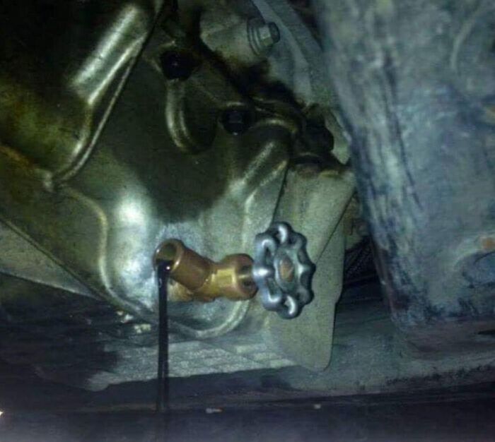 40 Times People Had Such Wild Solutions To Problems, They Ended Up On The “Anything Gone Wrong” Page 40 Times People Had Such Wild Solutions To Problems, They Ended Up On The “Anything Gone Wrong” Page