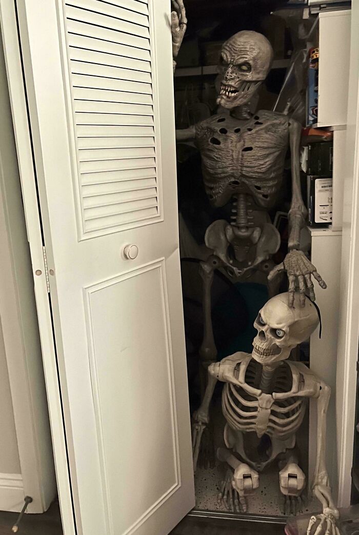 50 Times People Were So Proud Of Their Halloween Decorations, They Had To Share Them Online (New Pics) 50 Times People Were So Proud Of Their Halloween Decorations, They Had To Share Them Online (New Pics)