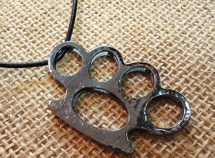 People Shared 40 Absolutely Normal Things They Can’t Own Because It’s Illegal Where They Live People Shared 40 Absolutely Normal Things They Can’t Own Because It’s Illegal Where They Live