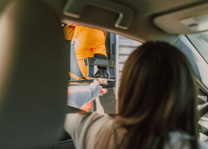 “Aww Baby, Don’t Worry, I Got You”: 30 Stories Of Random Acts Of Kindness “Aww Baby, Don’t Worry, I Got You”: 30 Stories Of Random Acts Of Kindness