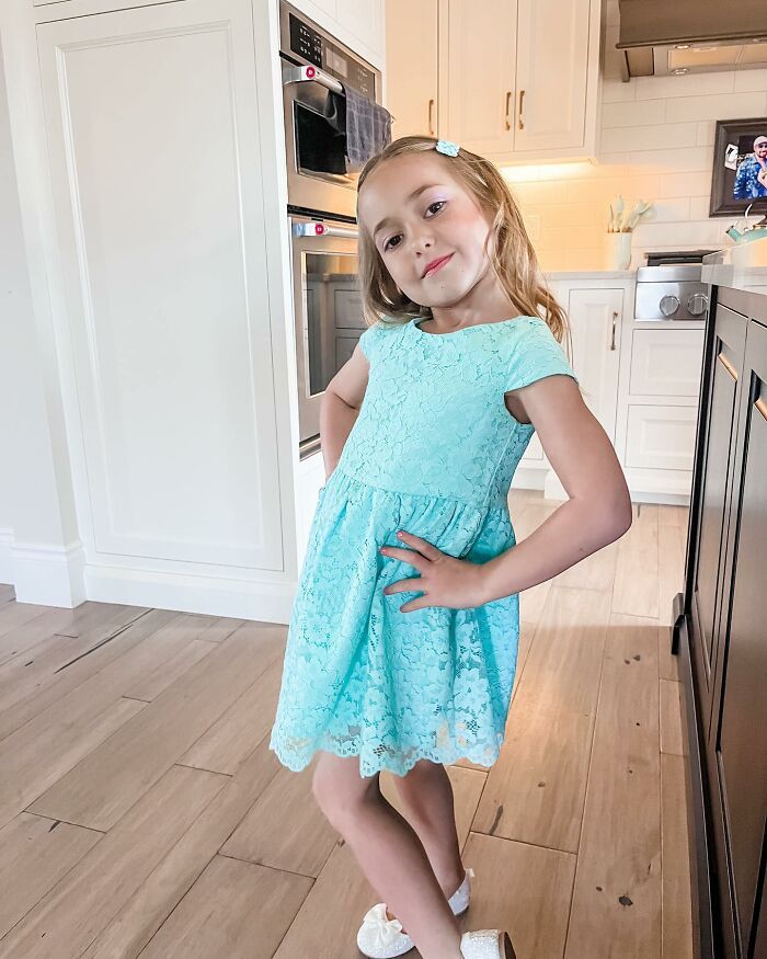 “Sick And Disturbing”: Justin Bieber’s Dad Slammed For Posting 6-Year-Old Daughter’s Bikini Pics “Sick And Disturbing”: Justin Bieber’s Dad Slammed For Posting 6-Year-Old Daughter’s Bikini Pics