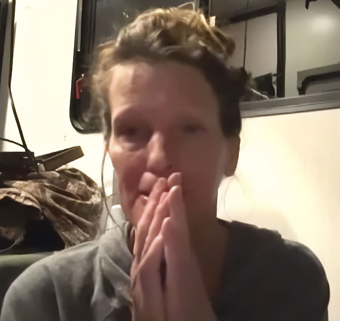 Marine Corps Vet Left “Humiliated” After She’s Removed From Delta Flight Over “Threatening” Shirt Marine Corps Vet Left “Humiliated” After She’s Removed From Delta Flight Over “Threatening” Shirt