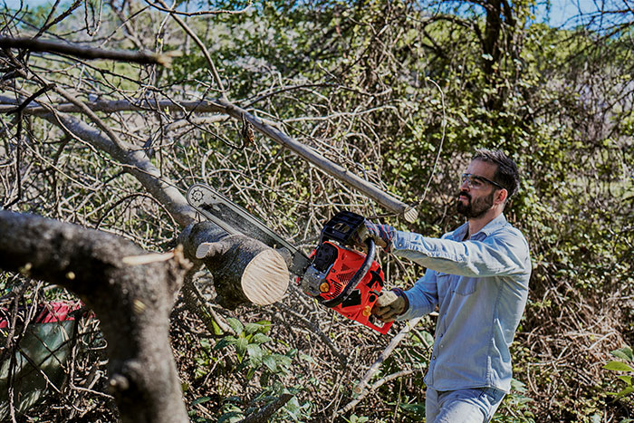 HOA Tries To Boss Around Man Who Doesn’t Belong To It, Regrets It When He Ruins Their View HOA Tries To Boss Around Man Who Doesn’t Belong To It, Regrets It When He Ruins Their View