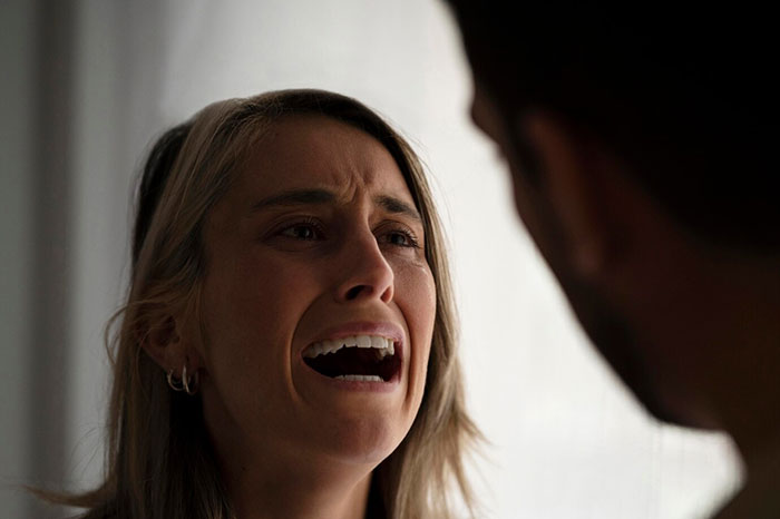 Guy Picks His Friends Over Being With GF Going Through Abortion, She Considers Showing Him The Door Guy Picks His Friends Over Being With GF Going Through Abortion, She Considers Showing Him The Door