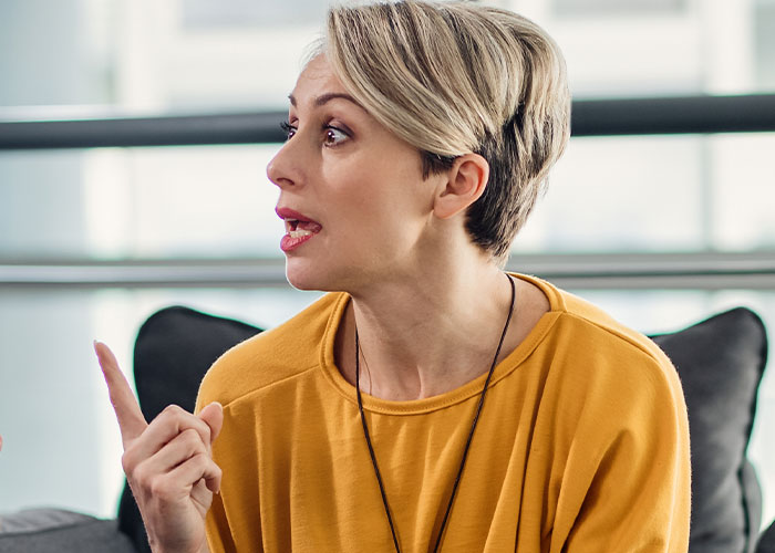 Woman Doesn’t Understand Why Fiancé Won’t Put Her On House Deed, Gets A Reality Check Online Woman Doesn’t Understand Why Fiancé Won’t Put Her On House Deed, Gets A Reality Check Online