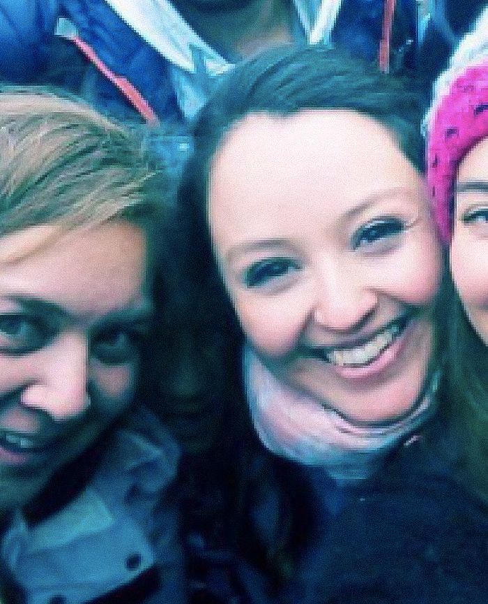“What Is That”: Internet Horrified After Spotting “Creepy” Face Hidden In Group Selfie