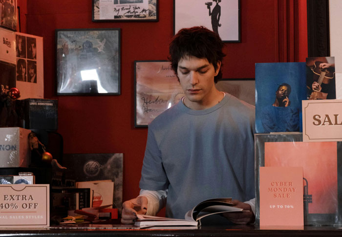 Guy Opens An Adult Store As Neighbors Didn’t Let Him Rent It To A Company, Netizens Left Laughing Guy Opens An Adult Store As Neighbors Didn’t Let Him Rent It To A Company, Netizens Left Laughing