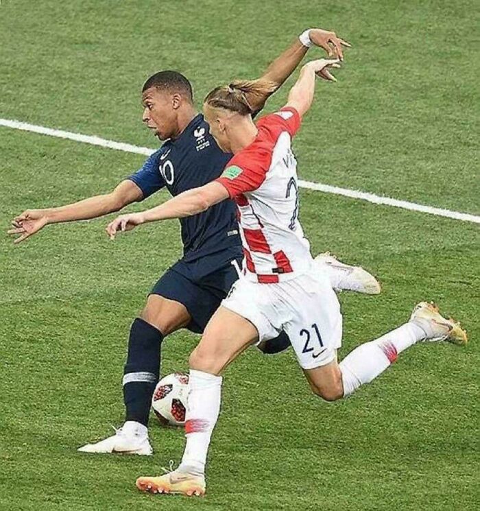 35 Times People Caught ‘Accidental Renaissance’ On Camera (New Pics) 35 Times People Caught ‘Accidental Renaissance’ On Camera (New Pics)